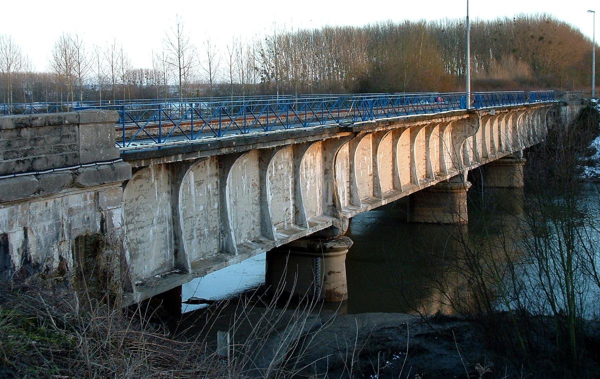 Canal de l'Oise à l'Aisne<br>Pont-canal d'Abbécourt sur l'Oise.